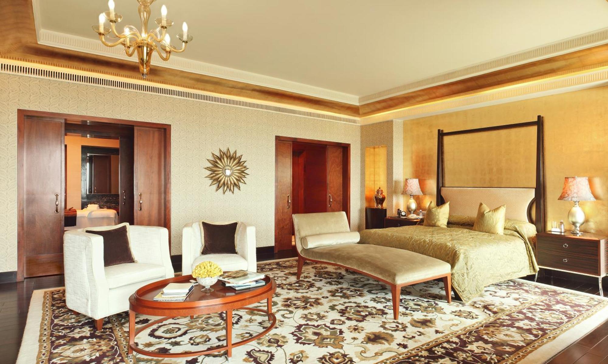 The Leela Ambience Gurugram Hotel & Residences - The Luxury Urban Sanctuary Gurgaon Ngoại thất bức ảnh A bedroom at the Taj Mahal Palace