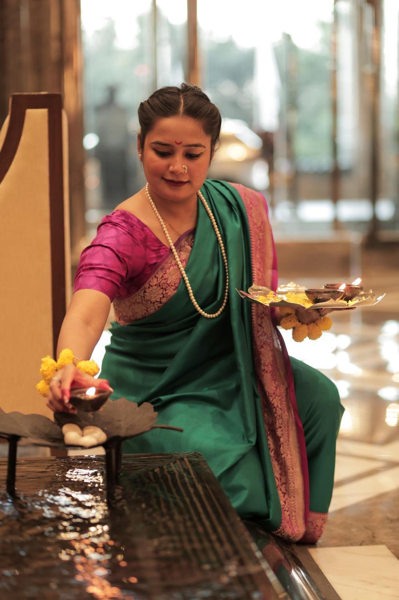 The Leela Ambience Gurugram Hotel & Residences - The Luxury Urban Sanctuary Gurgaon Ngoại thất bức ảnh Aarti being performed