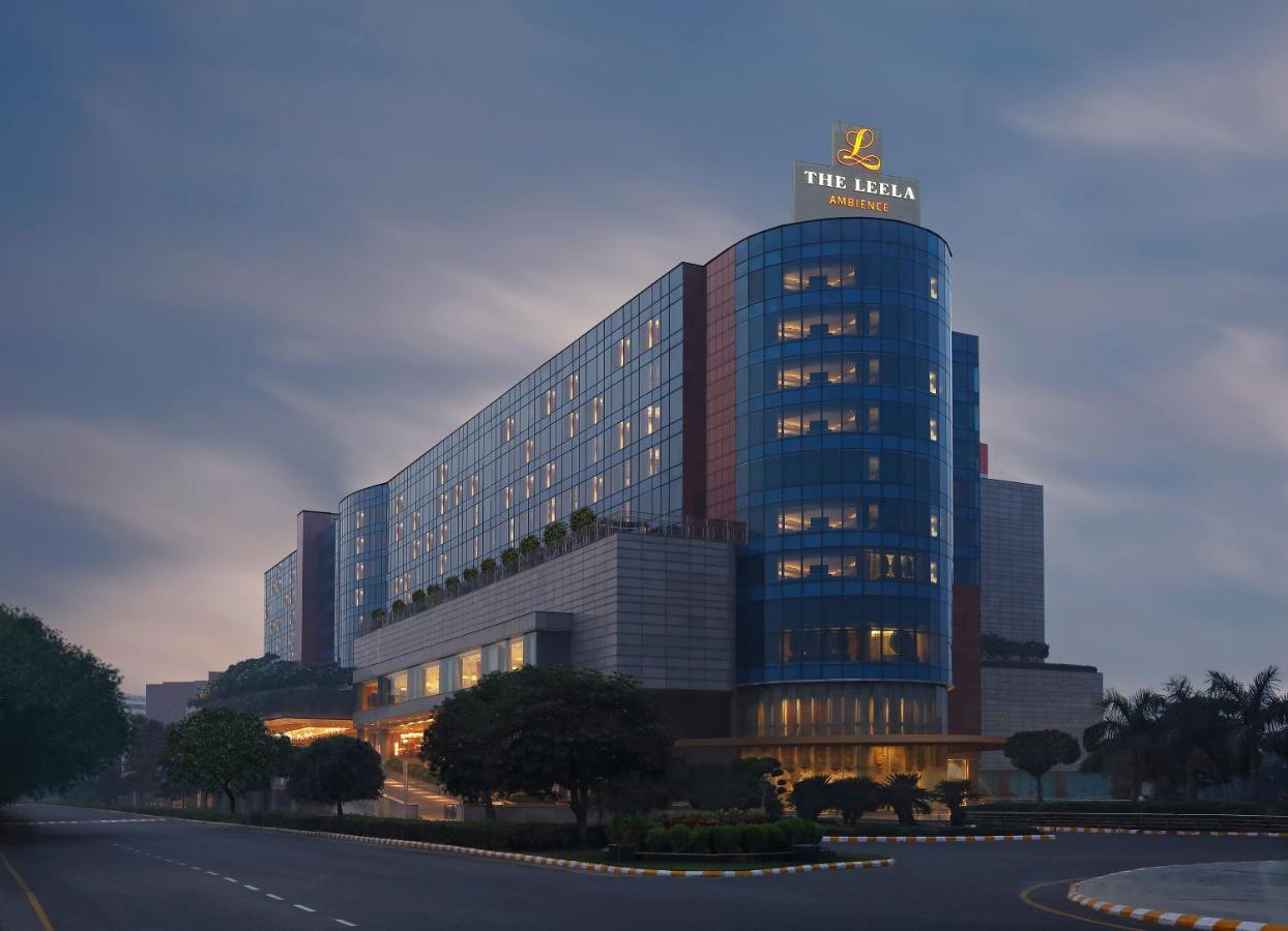The Leela Ambience Gurugram Hotel & Residences - The Luxury Urban Sanctuary Gurgaon Ngoại thất bức ảnh The hotel at night